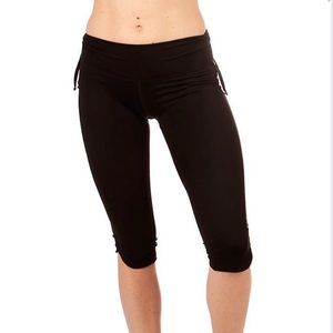 Mika Yoga Audrey Capri